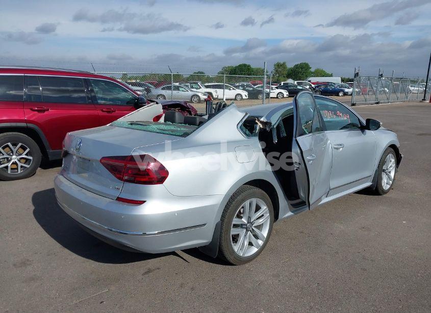 Photo 4 of 2017 Volkswagen Passat 1.8T SEL PREMIUM (VIN 1VWCT7A33HC060609)