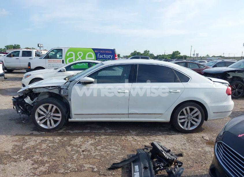 Photo 14 of 2017 Volkswagen Passat 1.8T SEL PREMIUM (VIN 1VWCT7A33HC079645)