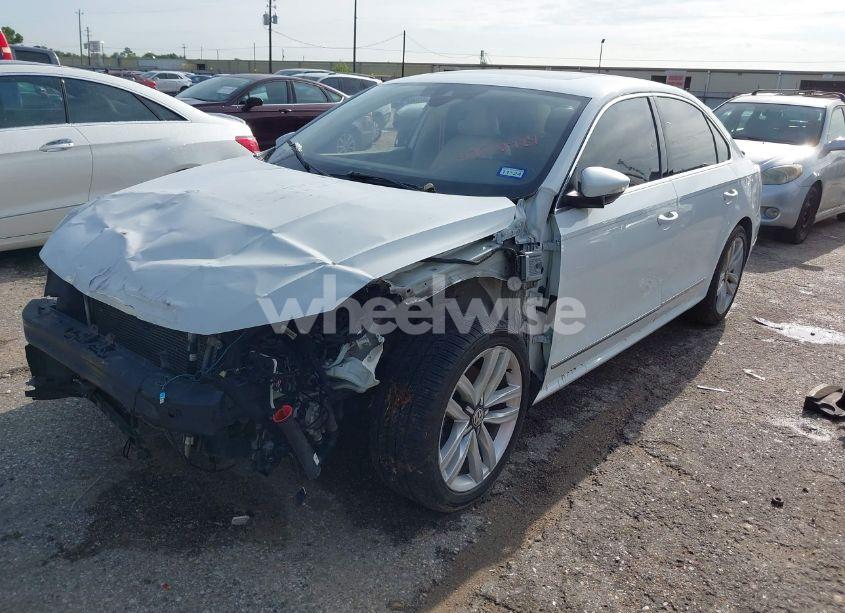 Photo 2 of 2017 Volkswagen Passat 1.8T SEL PREMIUM (VIN 1VWCT7A33HC079645)