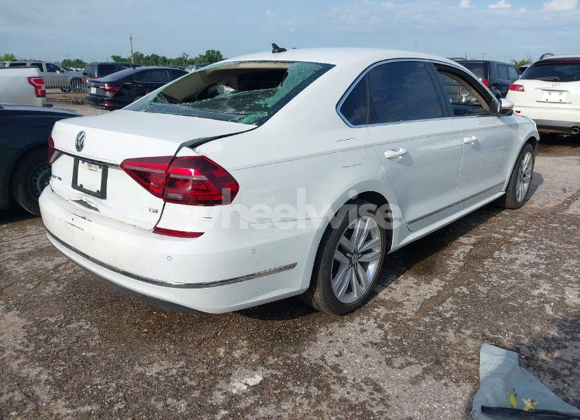 Photo 4 of 2017 Volkswagen Passat 1.8T SEL PREMIUM (VIN 1VWCT7A33HC079645)