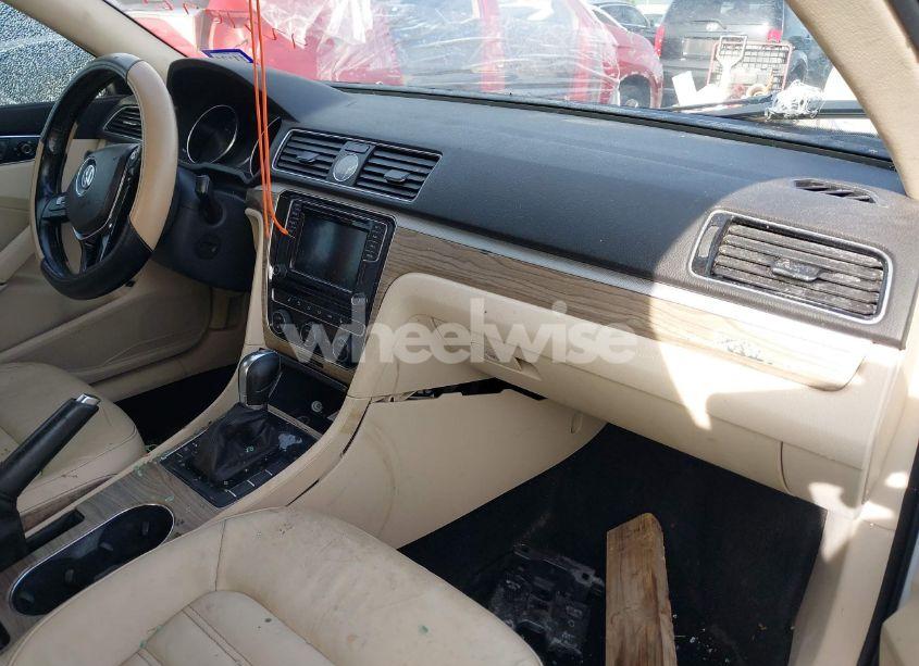 Photo 5 of 2017 Volkswagen Passat 1.8T SEL PREMIUM (VIN 1VWCT7A33HC079645)