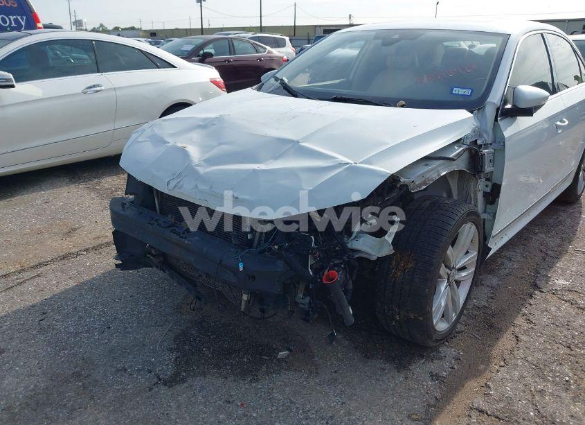 Photo 6 of 2017 Volkswagen Passat 1.8T SEL PREMIUM (VIN 1VWCT7A33HC079645)