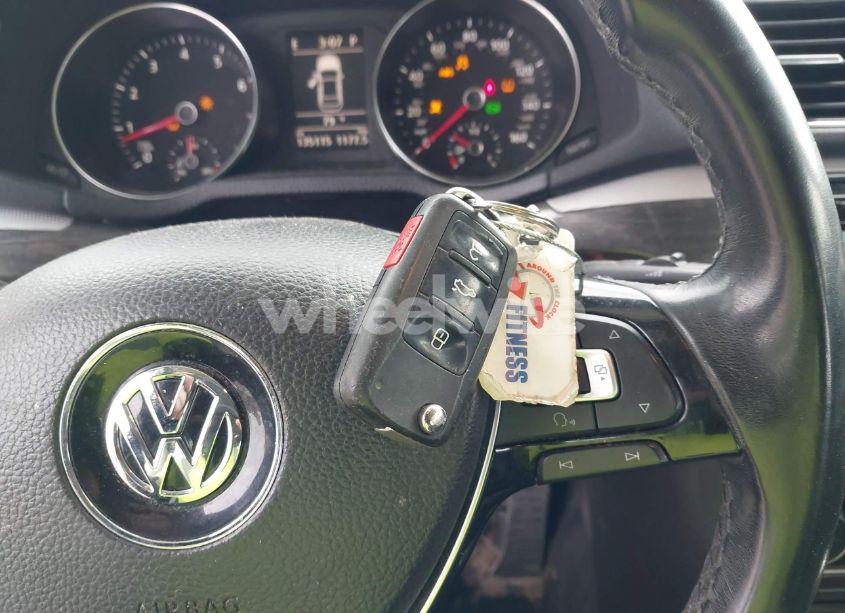 Photo 11 of 2016 Volkswagen Passat 1.8T SEL (VIN 1VWCT7A34GC065171)