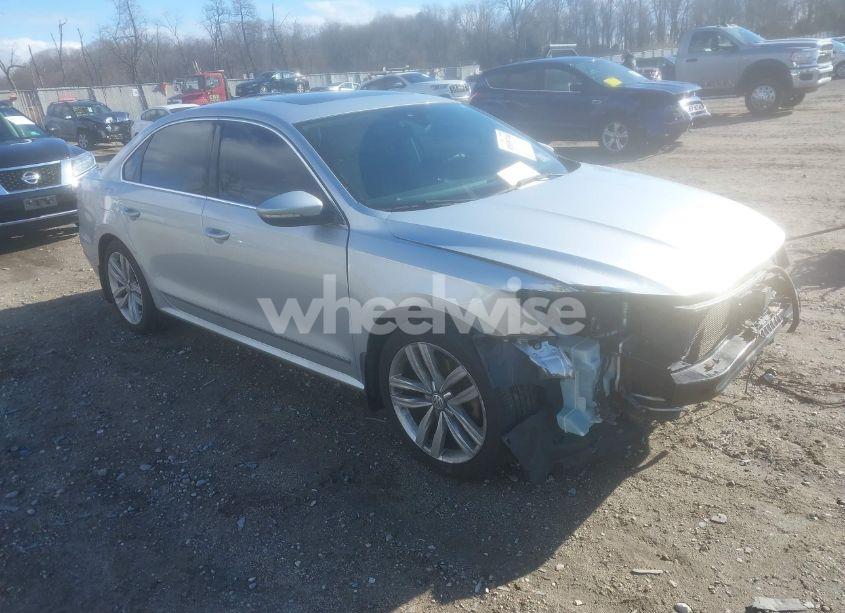 2016 Volkswagen Passat 1.8T SEL PREMIUM (VIN 1VWCT7A35GC011006) main photo