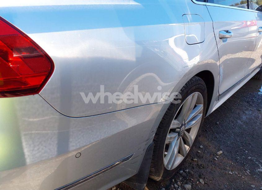 Photo 19 of 2016 Volkswagen Passat 1.8T SEL PREMIUM (VIN 1VWCT7A35GC011006)