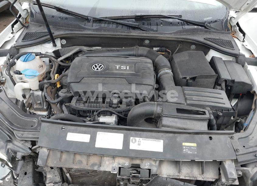 Photo 10 of 2017 Volkswagen Passat 1.8T SEL PREMIUM (VIN 1VWCT7A35HC052902)