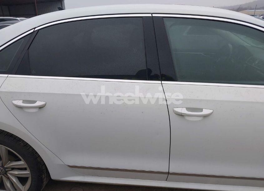 Photo 13 of 2017 Volkswagen Passat 1.8T SEL PREMIUM (VIN 1VWCT7A35HC052902)