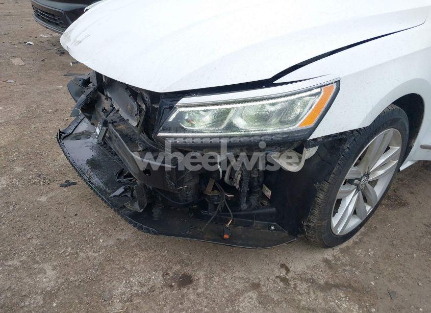 Photo 17 of 2017 Volkswagen Passat 1.8T SEL PREMIUM (VIN 1VWCT7A35HC052902)