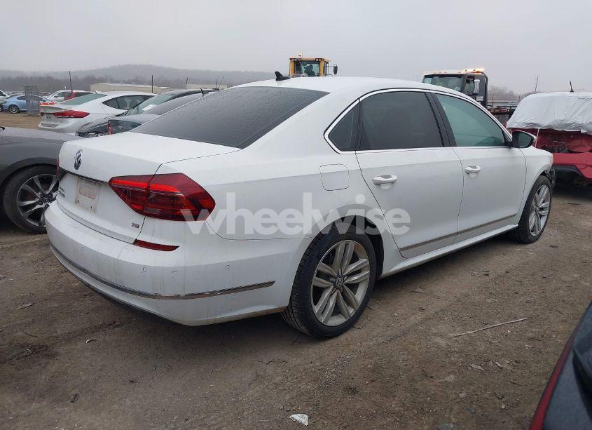 Photo 4 of 2017 Volkswagen Passat 1.8T SEL PREMIUM (VIN 1VWCT7A35HC052902)