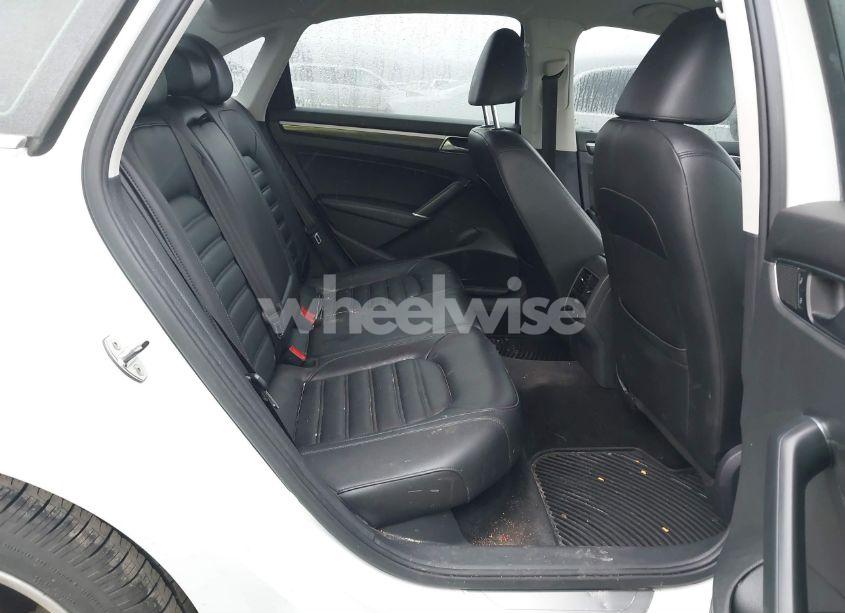 Photo 8 of 2017 Volkswagen Passat 1.8T SEL PREMIUM (VIN 1VWCT7A35HC052902)