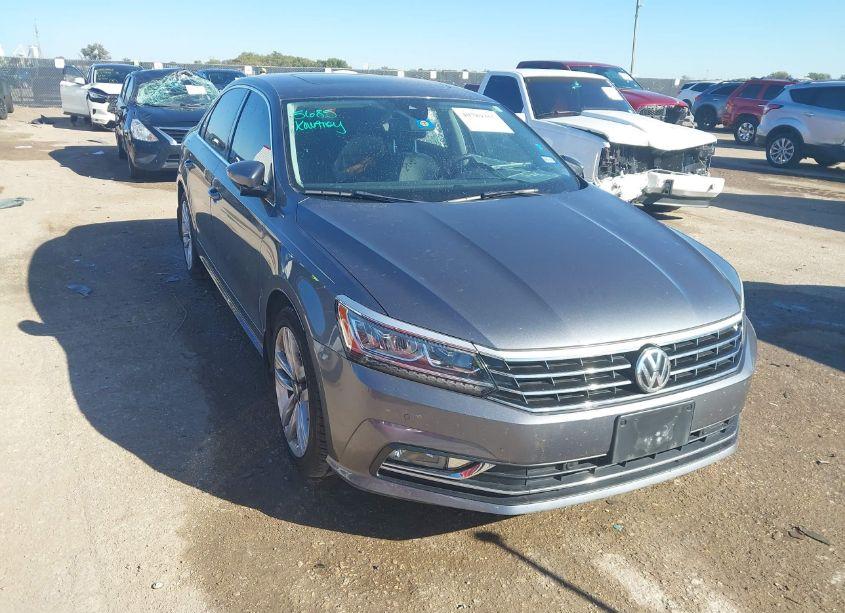 2017 Volkswagen Passat 1.8T SEL PREMIUM (VIN 1VWCT7A36HC070471) main photo