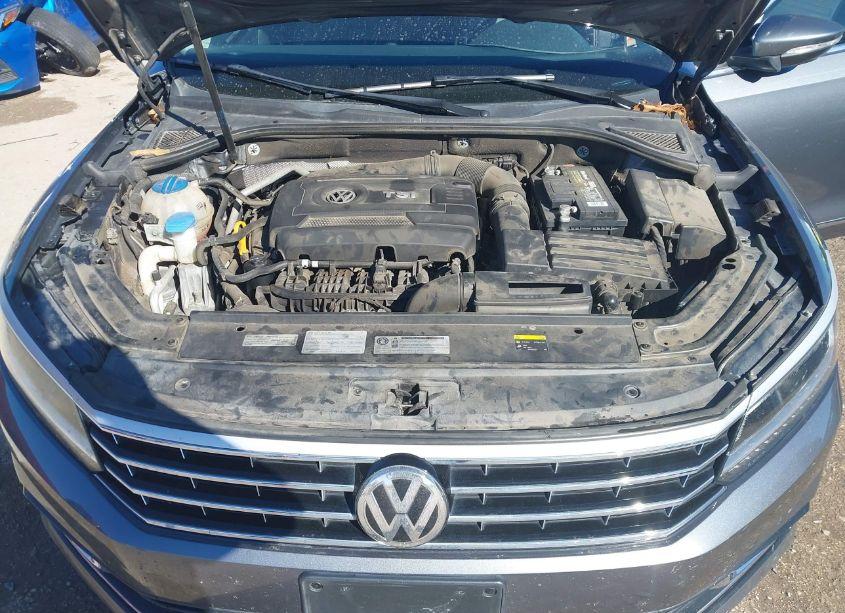 Photo 10 of 2017 Volkswagen Passat 1.8T SEL PREMIUM (VIN 1VWCT7A36HC070471)