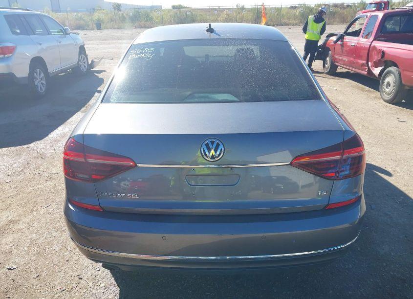 Photo 16 of 2017 Volkswagen Passat 1.8T SEL PREMIUM (VIN 1VWCT7A36HC070471)