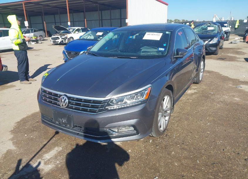 Photo 2 of 2017 Volkswagen Passat 1.8T SEL PREMIUM (VIN 1VWCT7A36HC070471)