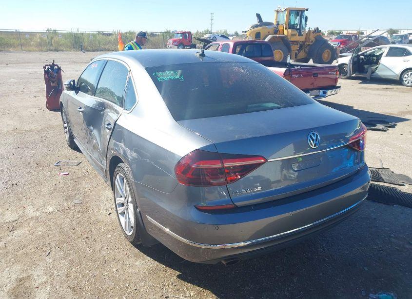 Photo 3 of 2017 Volkswagen Passat 1.8T SEL PREMIUM (VIN 1VWCT7A36HC070471)