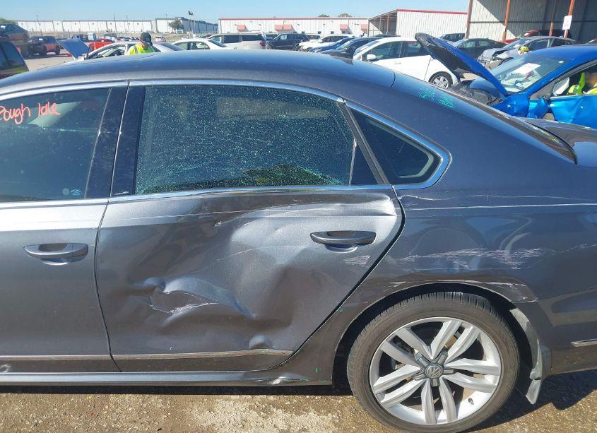 Photo 6 of 2017 Volkswagen Passat 1.8T SEL PREMIUM (VIN 1VWCT7A36HC070471)