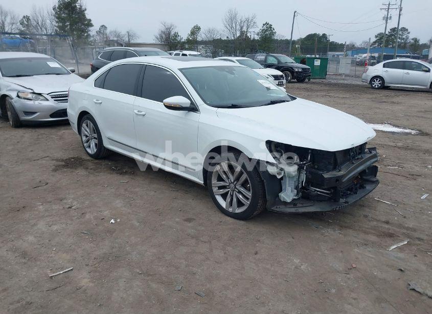 2017 Volkswagen Passat 1.8T SEL PREMIUM (VIN 1VWCT7A37HC062167) main photo