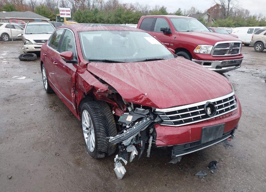 2017 Volkswagen Passat 1.8T SEL PREMIUM (VIN 1VWCT7A38HC085232) main photo