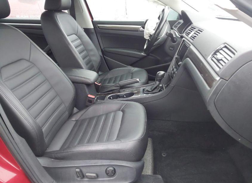 Photo 5 of 2017 Volkswagen Passat 1.8T SEL PREMIUM (VIN 1VWCT7A38HC085232)