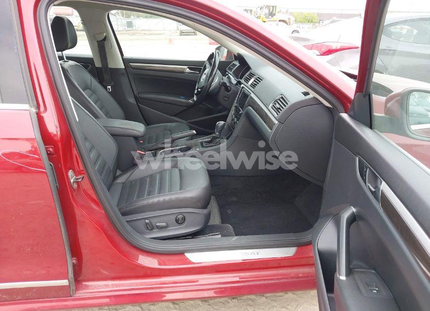 Photo 5 of 2017 Volkswagen Passat 1.8T SEL PREMIUM (VIN 1VWCT7A39HC075437)