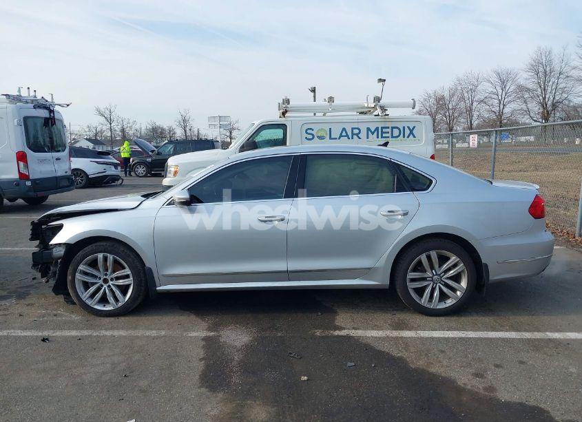 Photo 14 of 2016 Volkswagen Passat 1.8T SEL (VIN 1VWCT7A3XGC018484)