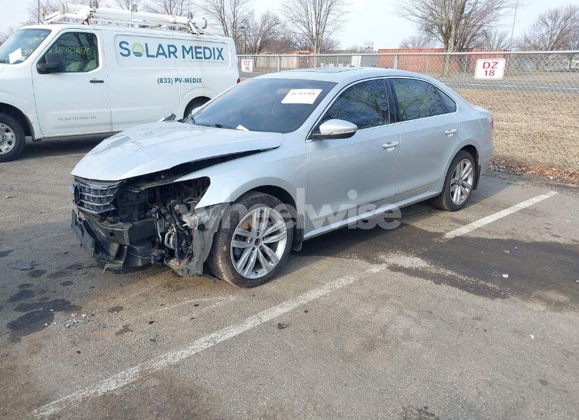 Photo 2 of 2016 Volkswagen Passat 1.8T SEL (VIN 1VWCT7A3XGC018484)