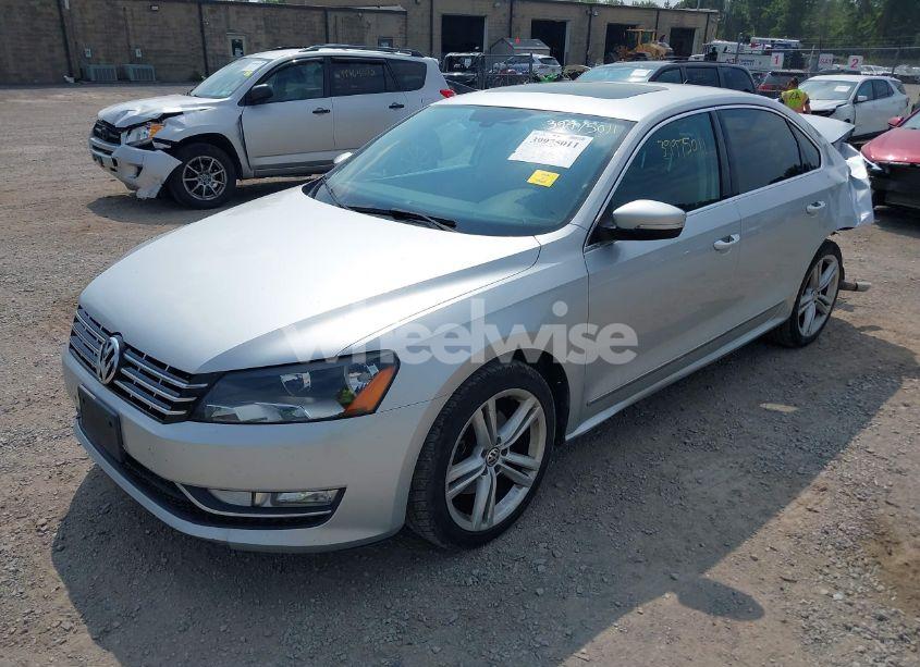Photo 2 of 2015 Volkswagen Passat 2.0L TDI SEL PREMIUM (VIN 1VWCV7A30FC012329)