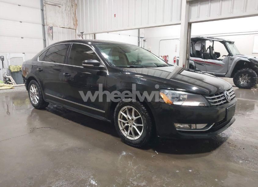 2015 Volkswagen Passat 2.0L TDI SEL PREMIUM (VIN 1VWCV7A30FC044066) main photo