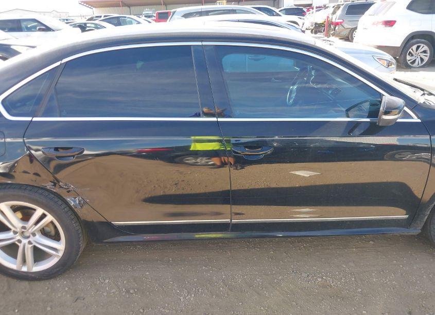 Photo 13 of 2015 Volkswagen Passat 2.0L TDI SEL PREMIUM (VIN 1VWCV7A31FC057263)