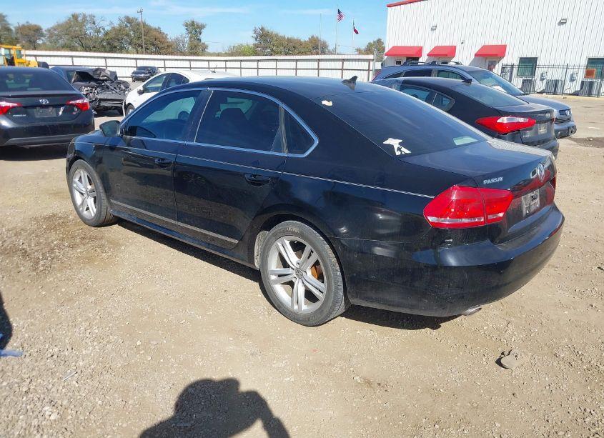 Photo 3 of 2015 Volkswagen Passat 2.0L TDI SEL PREMIUM (VIN 1VWCV7A31FC057263)