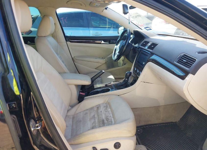Photo 5 of 2015 Volkswagen Passat 2.0L TDI SEL PREMIUM (VIN 1VWCV7A31FC057263)