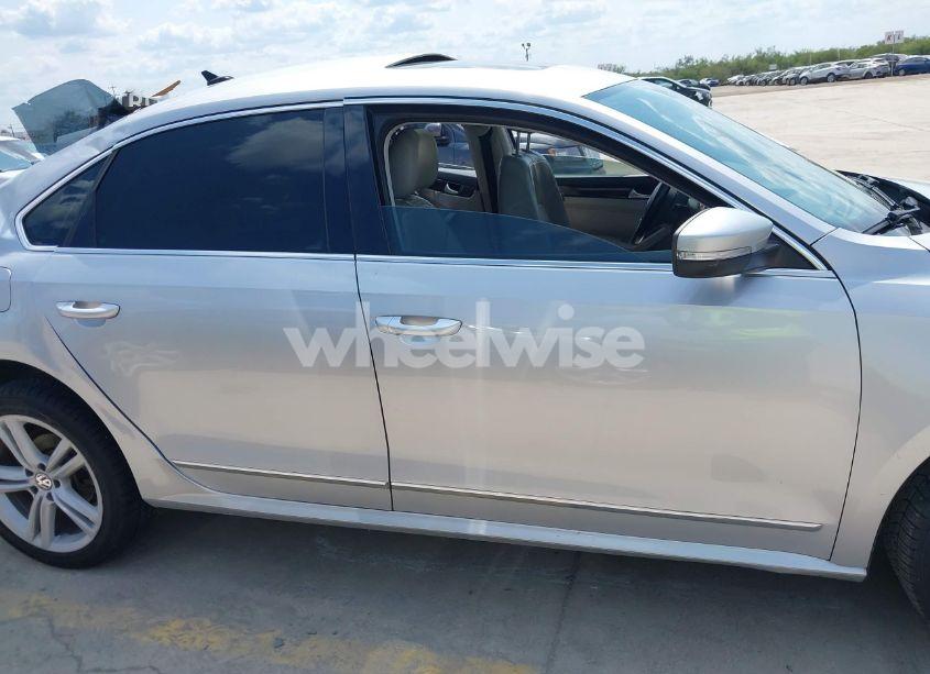 Photo 14 of 2015 Volkswagen Passat 2.0L TDI SEL PREMIUM (VIN 1VWCV7A33FC041596)