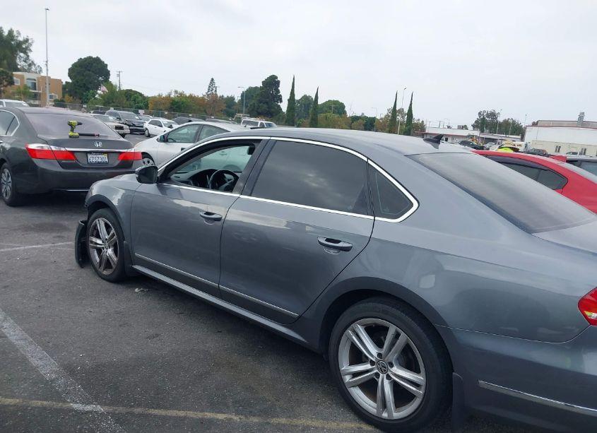 Photo 15 of 2015 Volkswagen Passat 2.0L TDI SEL PREMIUM (VIN 1VWCV7A33FC065963)