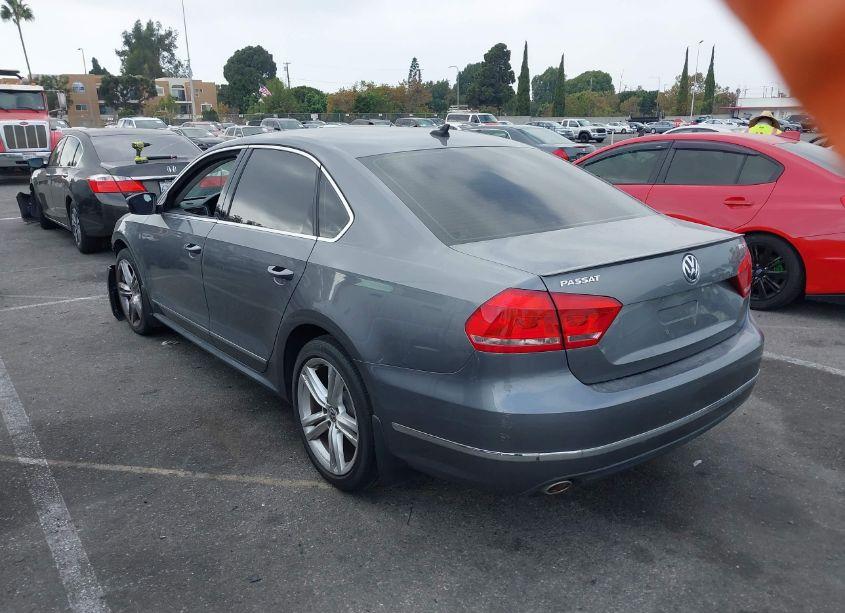 Photo 3 of 2015 Volkswagen Passat 2.0L TDI SEL PREMIUM (VIN 1VWCV7A33FC065963)