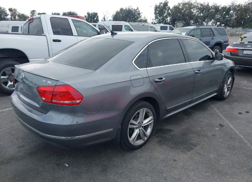 Photo 4 of 2015 Volkswagen Passat 2.0L TDI SEL PREMIUM (VIN 1VWCV7A33FC065963)