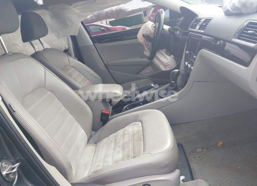 Photo 5 of 2015 Volkswagen Passat 2.0L TDI SEL PREMIUM (VIN 1VWCV7A35FC084188)