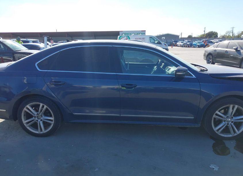 Photo 13 of 2015 Volkswagen Passat 2.0L TDI SEL PREMIUM (VIN 1VWCV7A35FC095806)