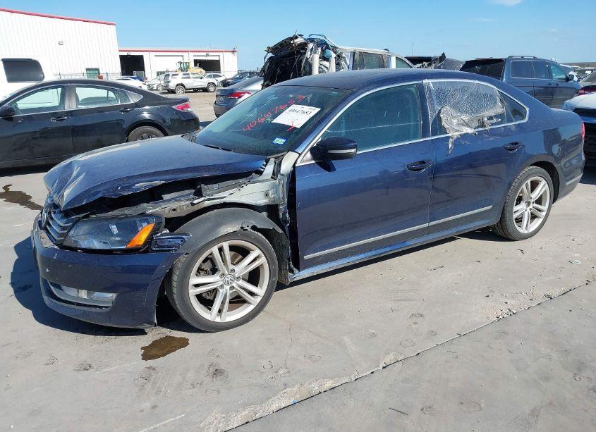 Photo 2 of 2015 Volkswagen Passat 2.0L TDI SEL PREMIUM (VIN 1VWCV7A35FC095806)