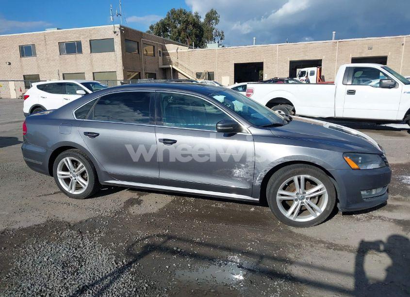 Photo 13 of 2015 Volkswagen Passat 2.0L TDI SEL PREMIUM (VIN 1VWCV7A38FC060712)