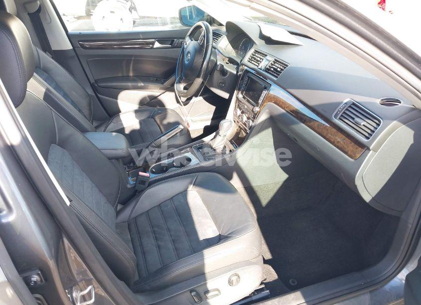 Photo 5 of 2015 Volkswagen Passat 2.0L TDI SEL PREMIUM (VIN 1VWCV7A38FC060712)