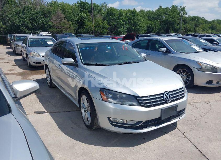 Photo 13 of 2015 Volkswagen Passat 2.0L TDI SEL PREMIUM (VIN 1VWCV7A39FC013012)