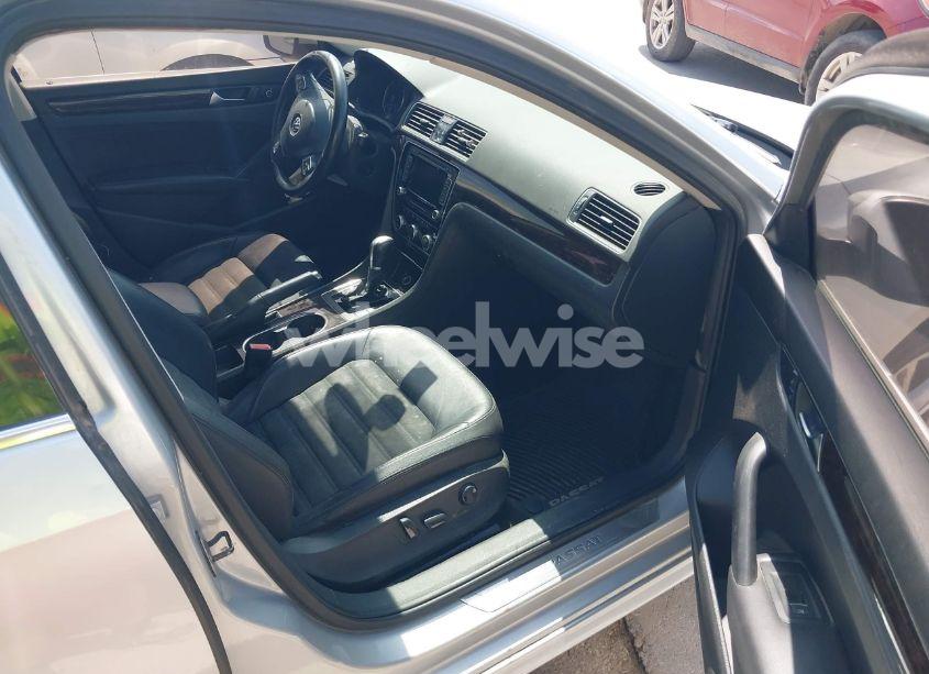 Photo 5 of 2015 Volkswagen Passat 2.0L TDI SEL PREMIUM (VIN 1VWCV7A39FC013012)