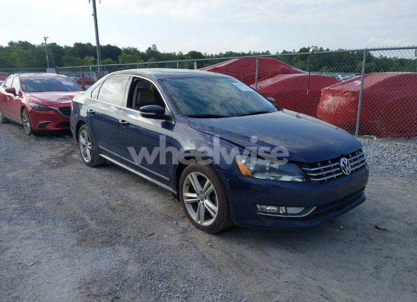 2015 Volkswagen Passat 2.0L TDI SEL PREMIUM (VIN 1VWCV7A39FC033227) main photo