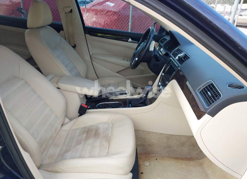 Photo 5 of 2015 Volkswagen Passat 2.0L TDI SEL PREMIUM (VIN 1VWCV7A39FC033227)