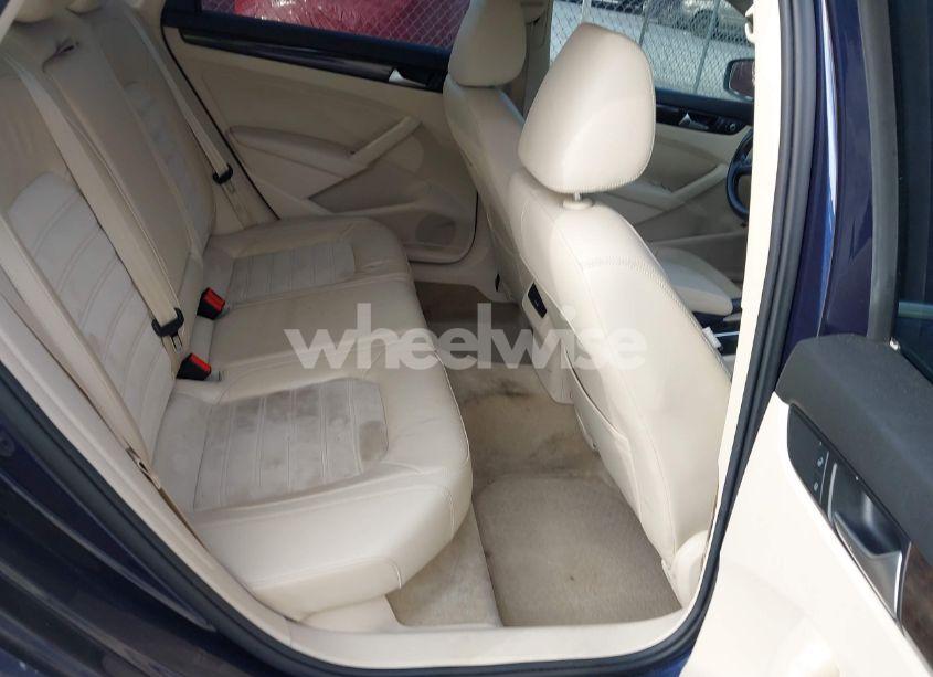 Photo 8 of 2015 Volkswagen Passat 2.0L TDI SEL PREMIUM (VIN 1VWCV7A39FC033227)