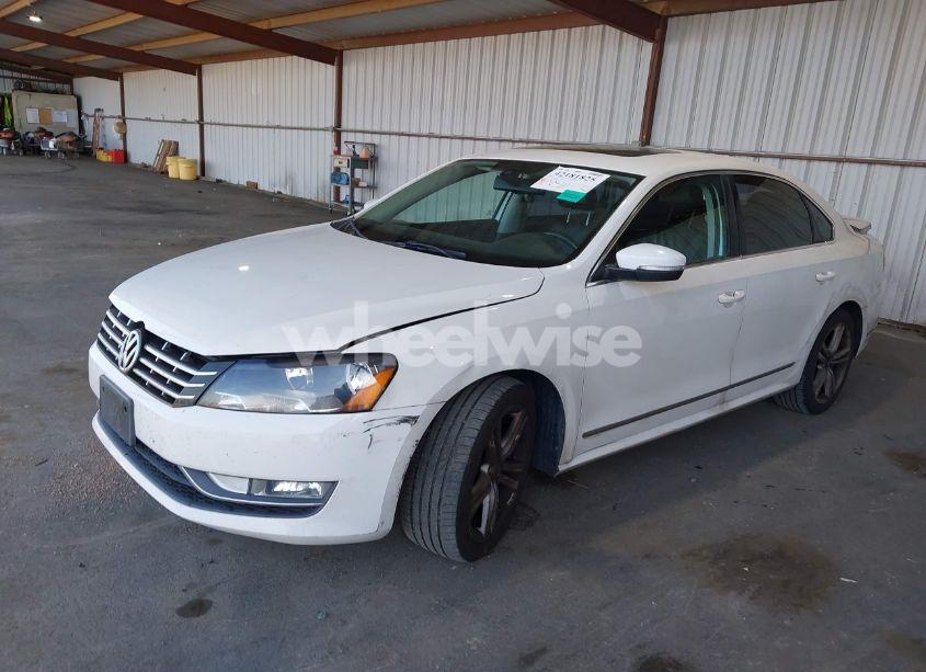 Photo 2 of 2015 Volkswagen Passat 2.0L TDI SEL PREMIUM (VIN 1VWCV7A39FC036953)
