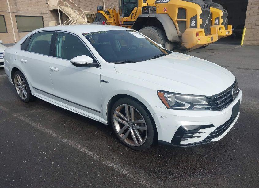 2017 Volkswagen Passat 1.8T R-LINE (VIN 1VWDT7A30HC044565) main photo