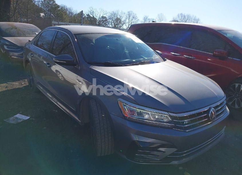 2017 Volkswagen Passat 1.8T R-LINE (VIN 1VWDT7A30HC086363) main photo