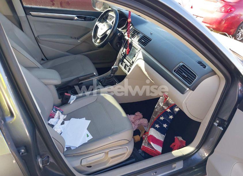 Photo 5 of 2017 Volkswagen Passat 1.8T R-LINE (VIN 1VWDT7A30HC086363)