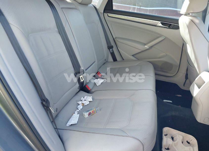 Photo 8 of 2017 Volkswagen Passat 1.8T R-LINE (VIN 1VWDT7A30HC086363)